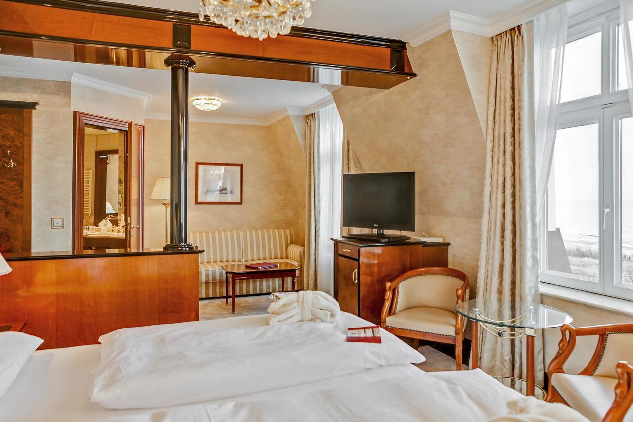 Seetelhotel Ahlbecker Hof Heringsdorf  Exterior photo A room at the hotel